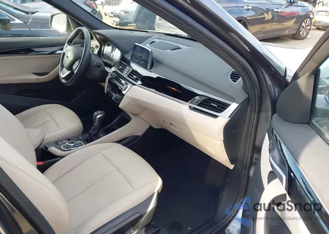 2019 BMW X1 xDrive28I из США, поврежденный, VIN WBXHT3C50K5L36565